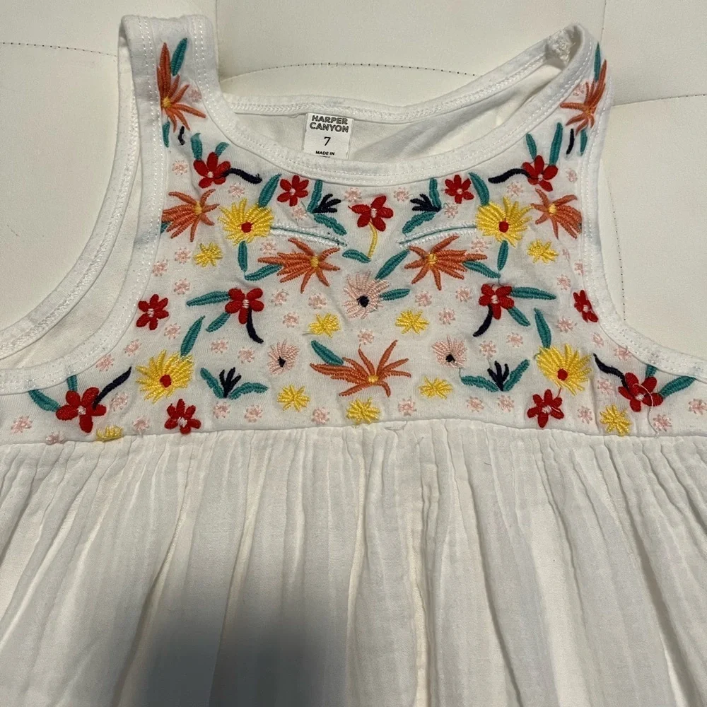 Harper canyon floral embroidered dress size 7